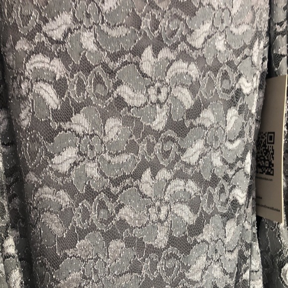 Perfect party dress in silver sparkly floral lace,bell sleeves, off shoulder - Picture 4 of 7